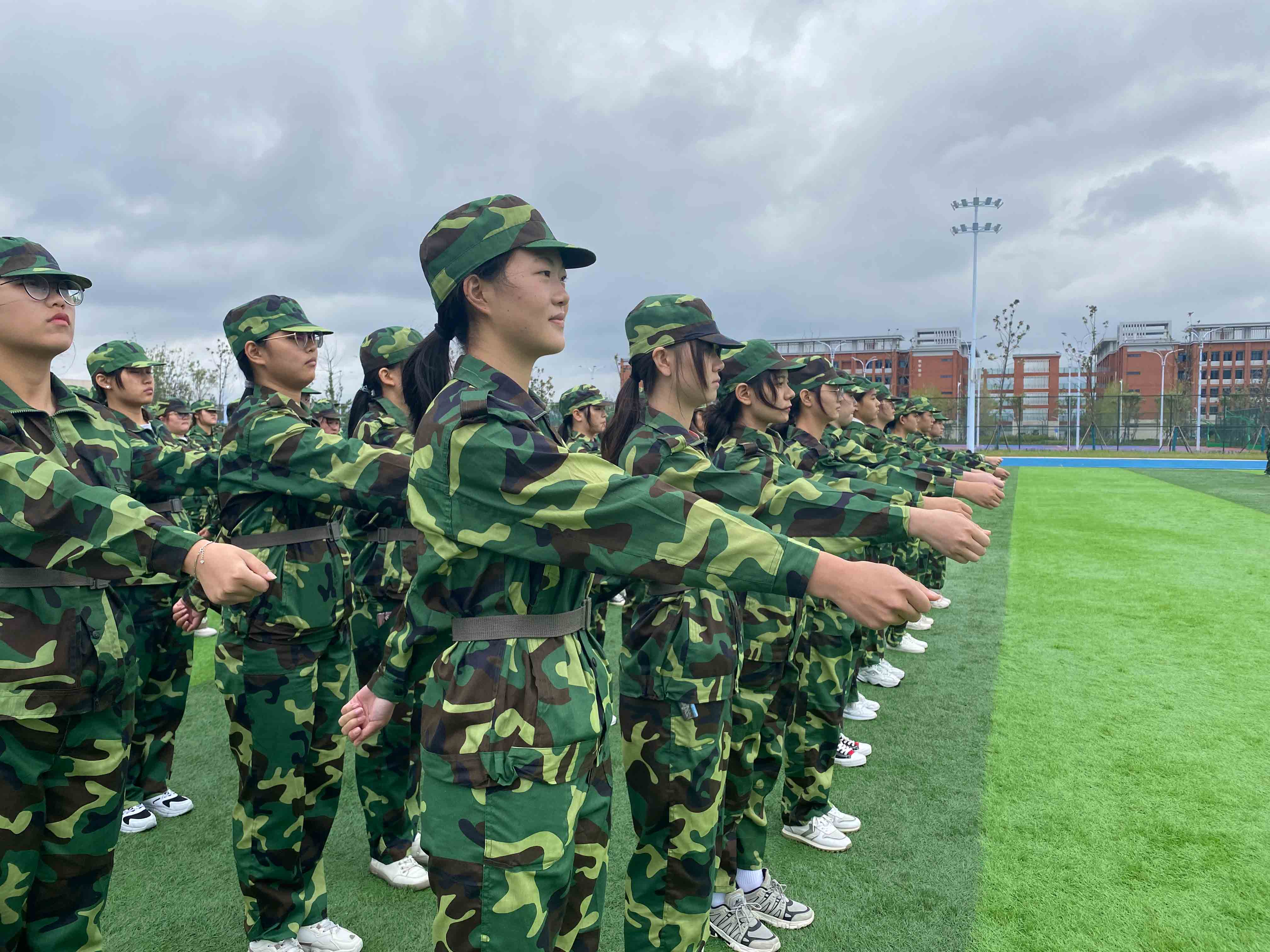 1632127702103190.jpg b.jpg